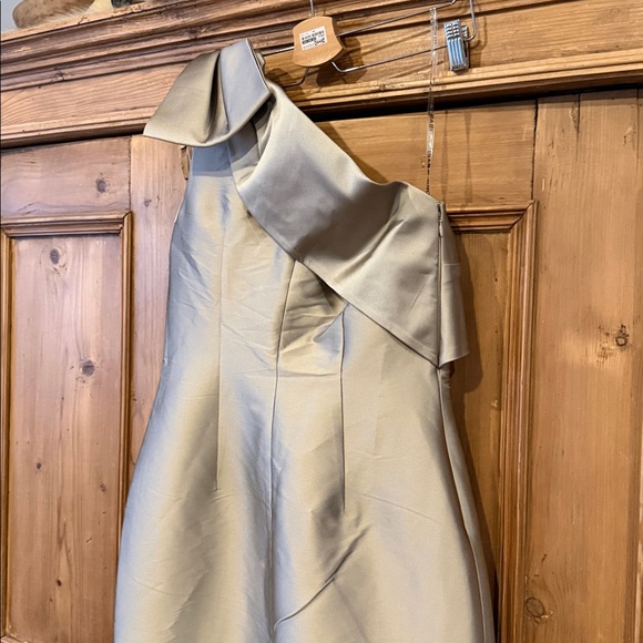 Sachin & Babi Bonnie Gown - Picture 8 of 12